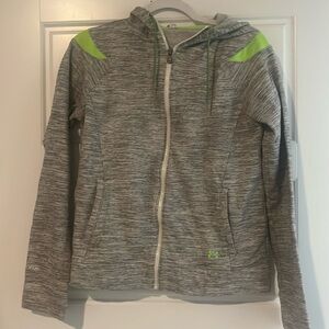 UA women’s zip up hoodie M
